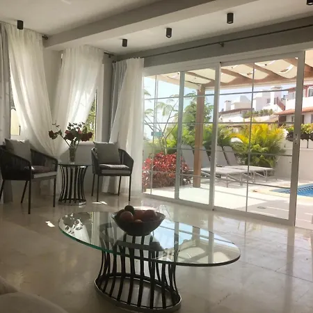 Seaside Luxurous Private 3 Bedroom With Swimming Pool