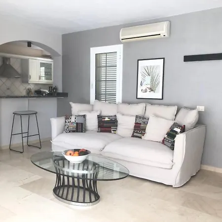 Seaside Luxurous Private 3 Bedroom With Swimming Pool Villa