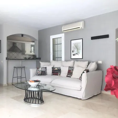 Seaside Luxurous Private 3 Bedroom With Swimming Pool Villa *